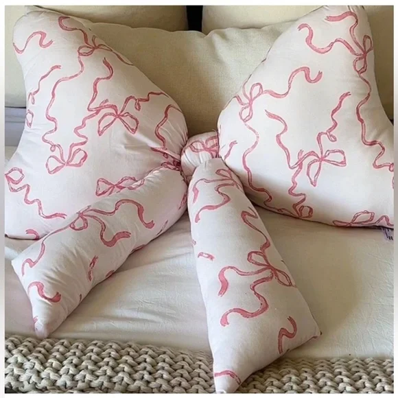 New UO Large Bow Pillow - Picture 2 of 6